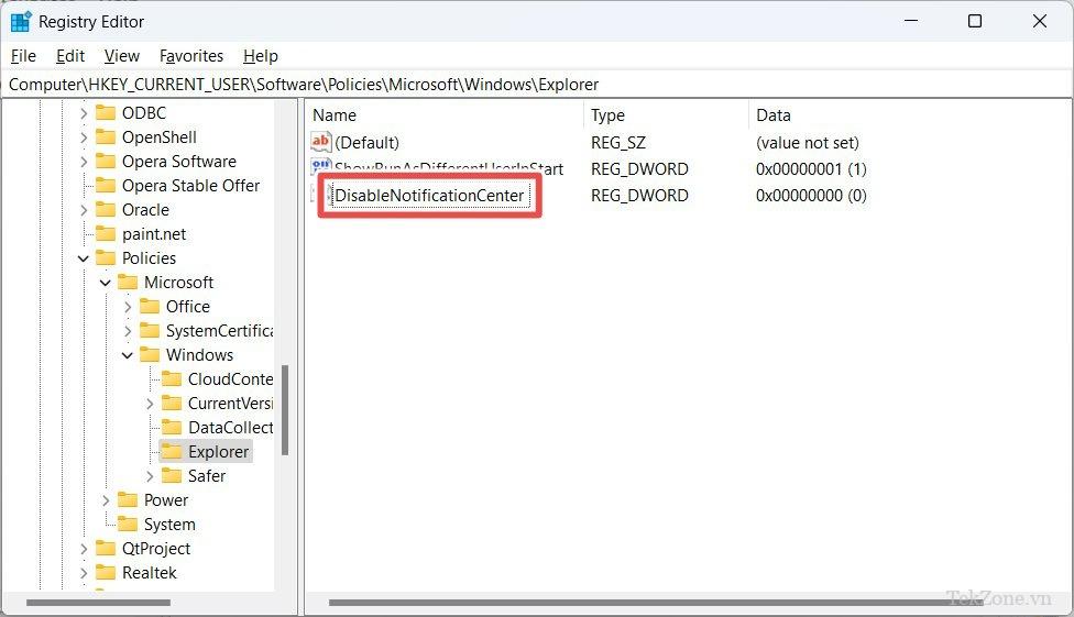 Tạo giá trị "DisableNotificationCenter" trong Trình chỉnh sửa sổ đăng ký.