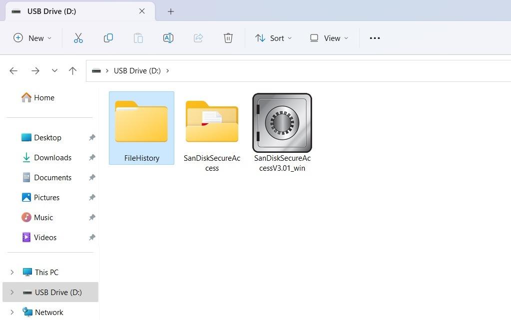 Lịch sử tệp dưới dạng thư mục từ trên xuống trong ổ USB ngoài.